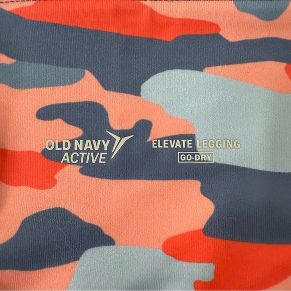 Women’s Old Navy Active High Waisted PowerPress Elevate Crop Camo Leggings Large - Picture 9 of 16
